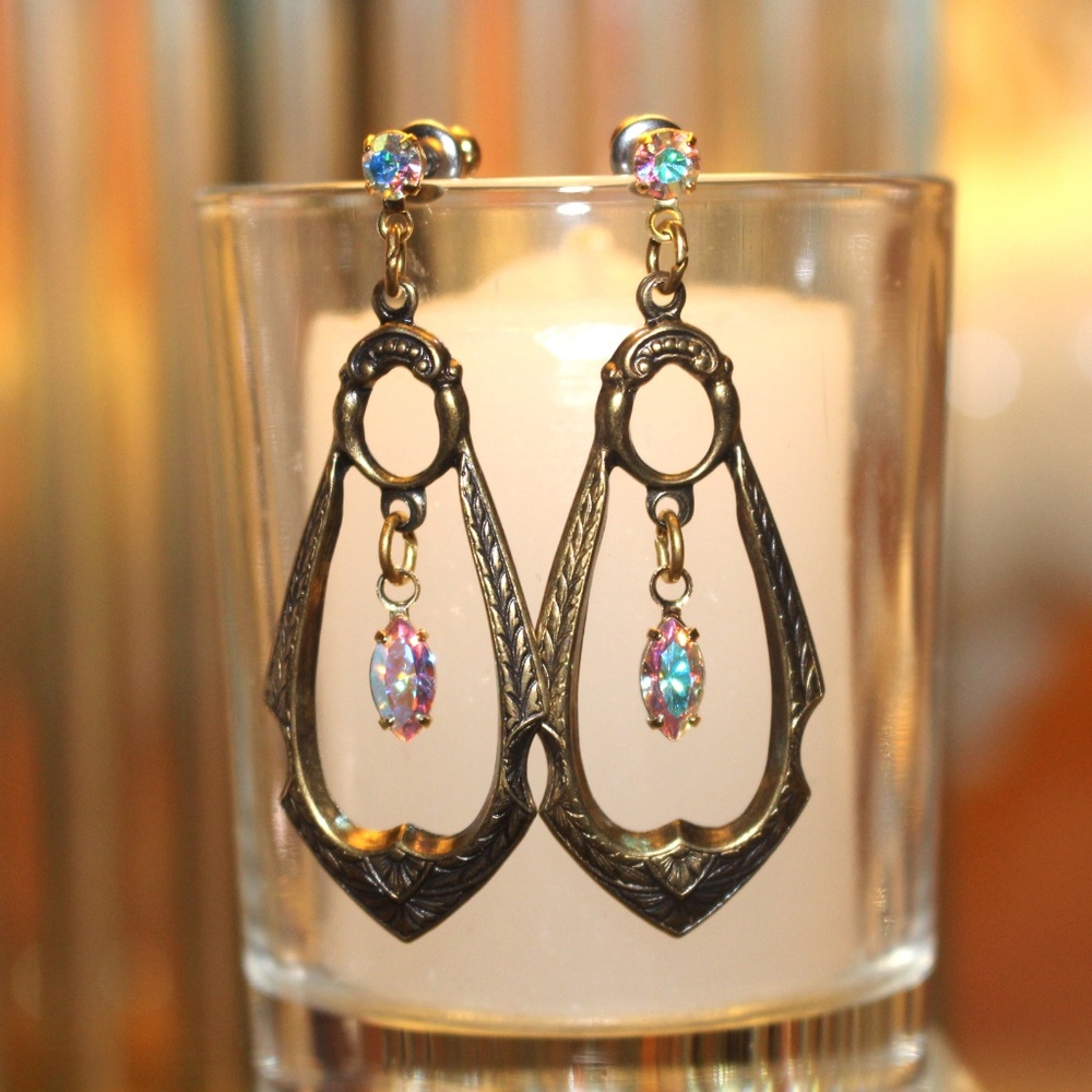 🌟Vintage gold crystal dangle earrings🌟